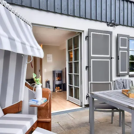 Kuestenkind 08 Klein Stresow Ruegen By Ruyastay * פוטבוס