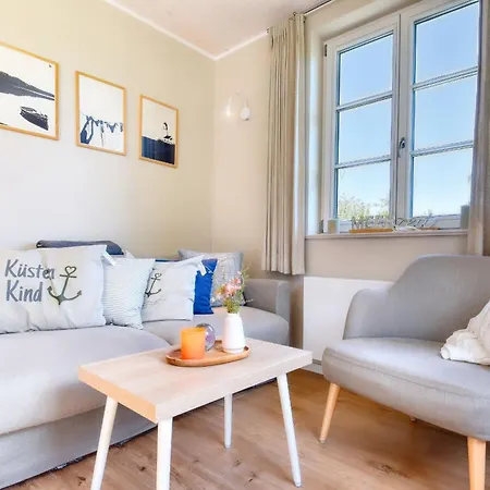 Kuestenkind 08 Klein Stresow Ruegen By Ruyastay * פוטבוס