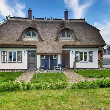 Kuestenkind 08 Klein Stresow Ruegen By Ruyastay * פוטבוס